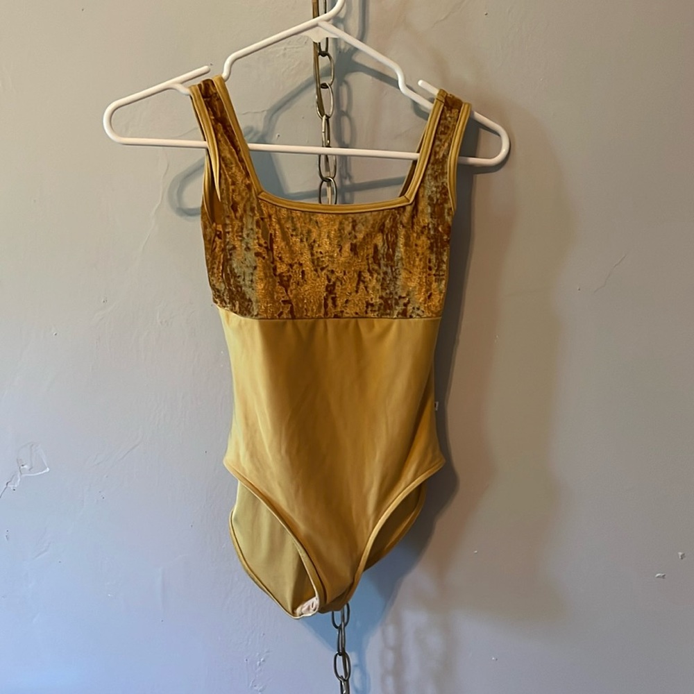 Gold Yumiko